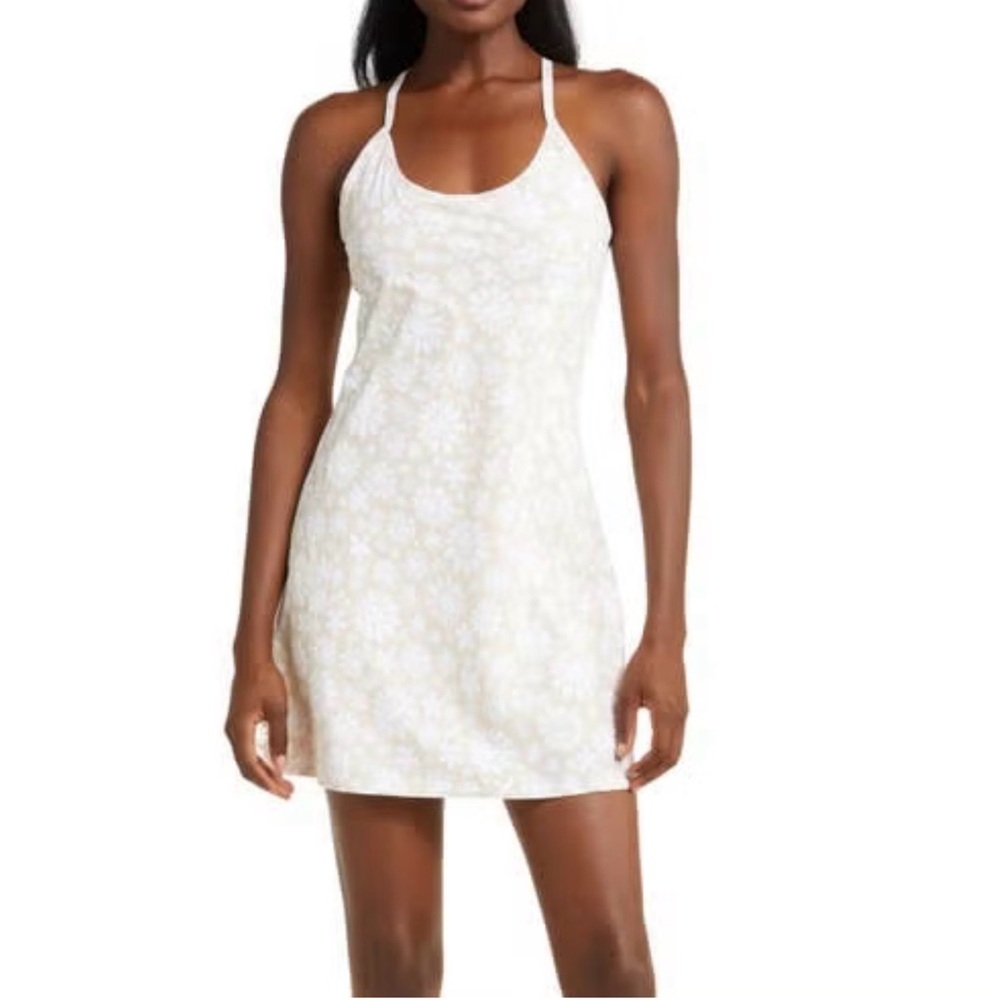 NEW NWT Outdoor Voices Rain Day the exercise dress tan and white flowers M